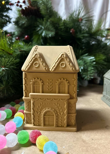 Gingerbread & Sugarplums Candle Workshop with Bridge Nine Candle Co. on Sunday December 7th 2:30pm