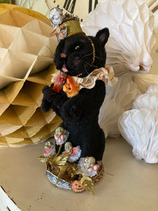 Skellie Blooms le Chat with Lesa Dailey on Sept 30th & Forrest the Winter Forager (Snowman) on Oct 1st