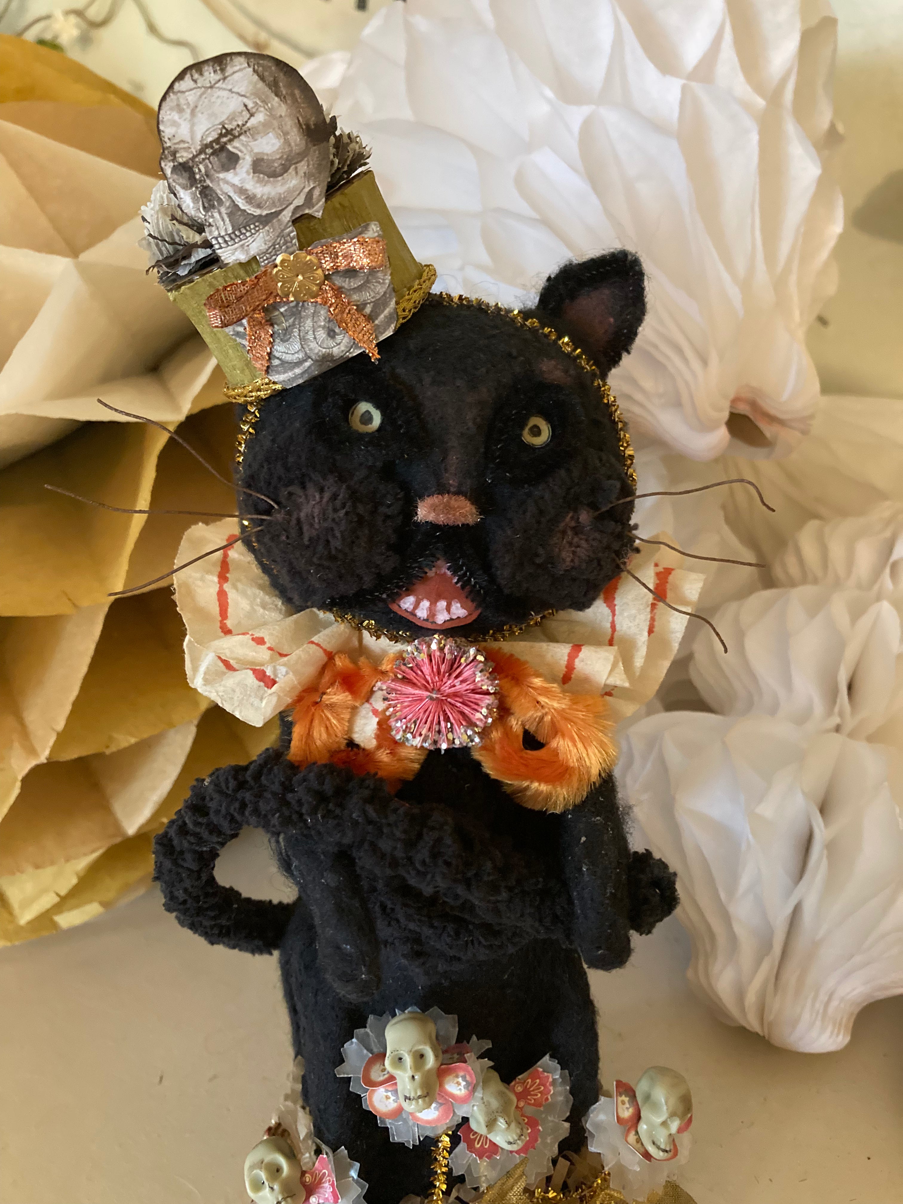Skellie Blooms le Chat with Lesa Dailey on Sept 30th & Forrest the Winter Forager (Snowman) on Oct 1st